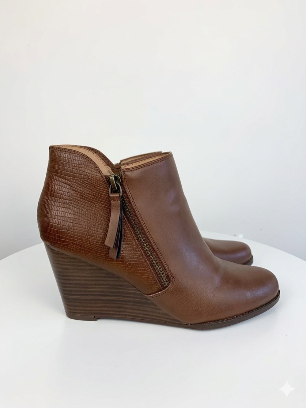 New Directions Sarita Brown Faux Leather Wedge Boots 7M 3" Heel